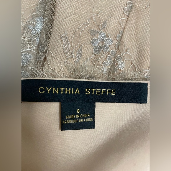 Lace dress - Picture 5 of 5